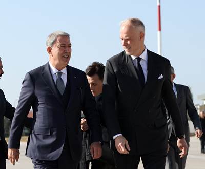 Millî Savunma Bakanı Hulusi Akar ve Macaristan Savunma Bakanı Kristof Szalay-Bobrovniczky, Macaristan Gelibolu Anıtı'nın Açılışını Gerçekleştirdi