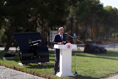 Millî Savunma Bakanı Hulusi Akar ve Macaristan Savunma Bakanı Kristof Szalay-Bobrovniczky, Macaristan Gelibolu Anıtı'nın Açılışını Gerçekleştirdi