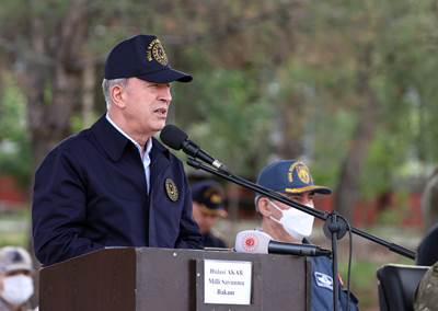 Millî Savunma Bakanı Hulusi Akar ve Beraberindeki TSK Komuta Kademesi Şanlıurfa’da Bayram Namazı Kıldı, Vatandaşlarla Bayramlaştı