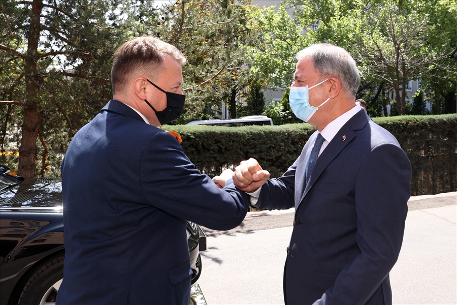 Millî Savunma Bakanı Hulusi Akar, Polonya Savunma Bakanı Mariusz Blaszczak İle Bir Araya Geldi 