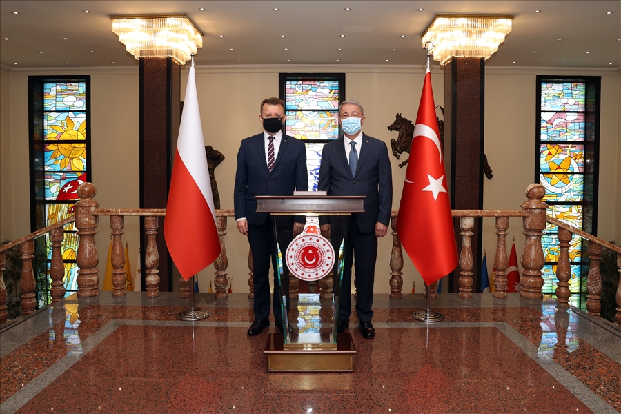Millî Savunma Bakanı Hulusi Akar, Polonya Savunma Bakanı Mariusz Blaszczak İle Bir Araya Geldi 