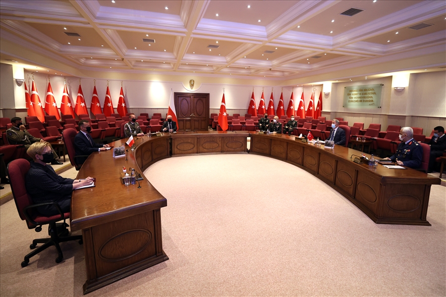 Millî Savunma Bakanı Hulusi Akar, Polonya Savunma Bakanı Mariusz Blaszczak İle Bir Araya Geldi 