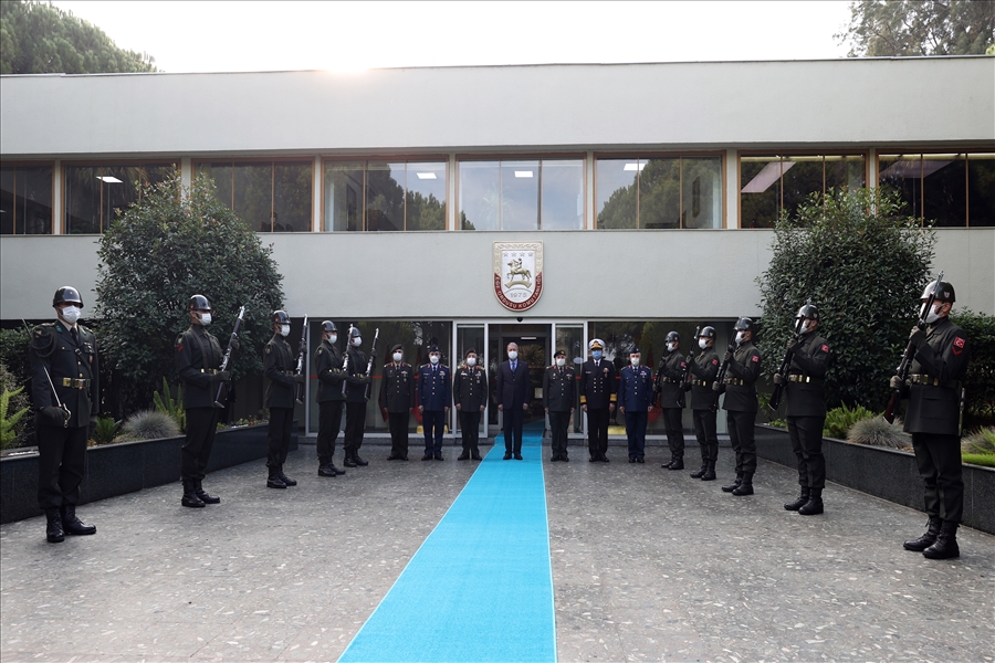 Millî Savunma Bakanı Hulusi Akar, Ege Ordusu Komutanlığını Ziyaret Etti