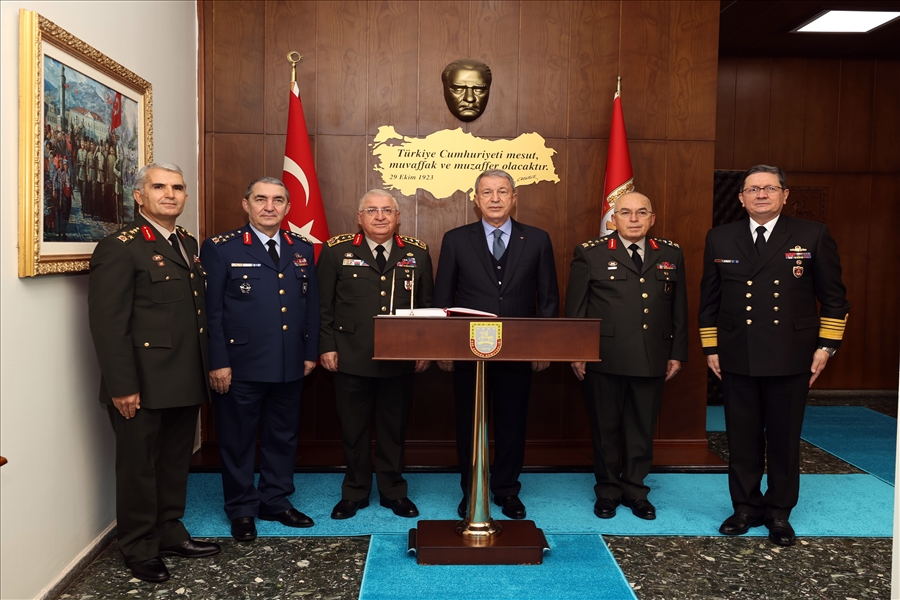 Millî Savunma Bakanı Hulusi Akar, Ege Ordusu Komutanlığını Ziyaret Etti