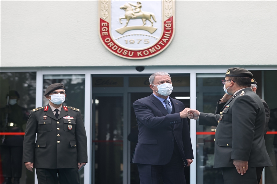 Millî Savunma Bakanı Hulusi Akar, Ege Ordusu Komutanlığını Ziyaret Etti