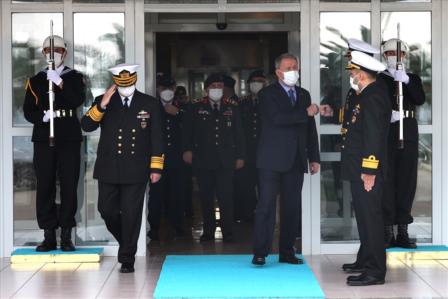 Millî Savunma Bakanı Hulusi Akar, Güney Deniz Saha Komutanlığında İnceleme ve Denetlemelerde Bulundu