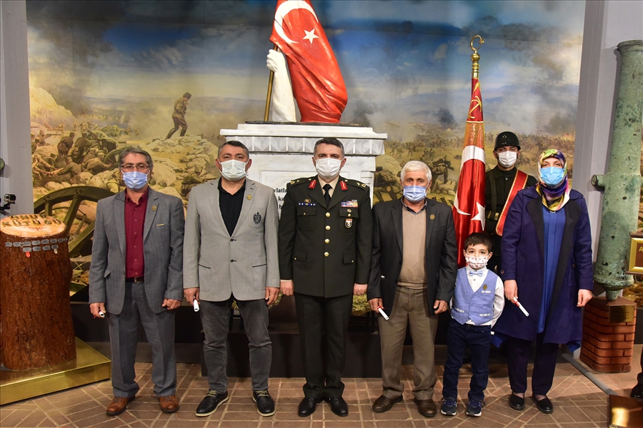 Türkiye Şehitlerini Anıyor Etkinliği Kapsamında Kurtuluş Savaşı şehidi Yedek Subay Ethem ve Birinci Dünya Savaşı şehidi Milis Yüzbaşı Esat Efendi Anıldı