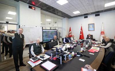 Millî Savunma Bakanı Hulusi Akar ve Beraberindeki TSK Komuta Kademesi Kara Kuvvetleri Harekât Merkezinde!