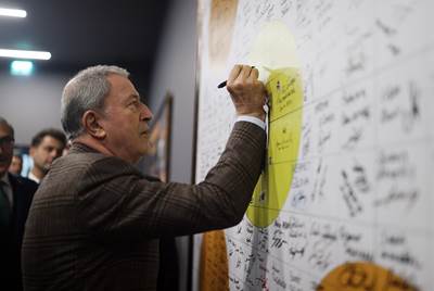 Millî Savunma Bakanı Hulusi Akar ile Sanayi ve Teknoloji Bakanı Mustafa Varank, ASELSAN Konya Silah Sistemleri Fabrikasında İncelemelerde Bulundu