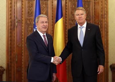 Millî Savunma Bakanı Hulusi Akar, Romanya Cumhurbaşkanı Klaus Werner Iohannis Tarafından Kabul Edildi