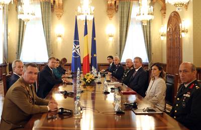 Millî Savunma Bakanı Hulusi Akar, Romanya Cumhurbaşkanı Klaus Werner Iohannis Tarafından Kabul Edildi