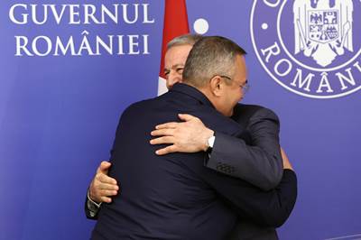 Millî Savunma Bakanı Hulusi Akar, Romanya Başbakanı Nicolae Ionel Ciuca ile Görüştü