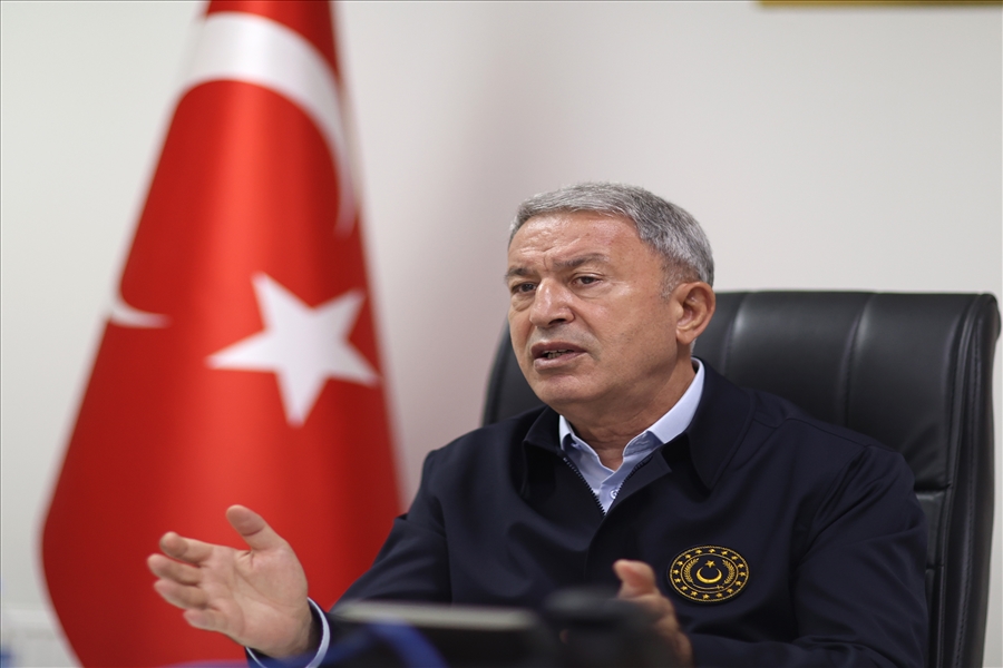 Millî Savunma Bakanı Hulusi Akar: “Fırat Kalkanı Bölgesinde Şu Ana Kadar 12 Teröristi Etkisiz Hâle Getirdik.”