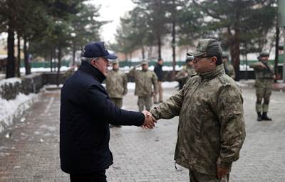 Millî Savunma Bakanı Hulusi Akar Beraberindeki TSK Komuta Kademesi ile Sınır Hattında