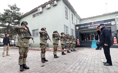 Millî Savunma Bakanı Hulusi Akar Beraberindeki TSK Komuta Kademesi ile Sınır Hattında