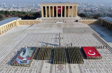 Atatürk’ün Ankara’ya Gelişinin 102’nci Yıl Dönümü Kutlamaları Kapsamında Atatürk Garnizon Koşusu Düzenlendi
