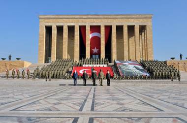 Atatürk’ün Ankara’ya Gelişinin 102’nci Yıl Dönümü Kutlamaları Kapsamında Atatürk Garnizon Koşusu Düzenlendi