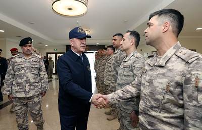 Millî Savunma Bakanı Hulusi Akar, Katar’da Görevli Mehmetçik ile Bir Araya Geldi