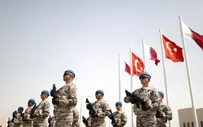 Millî Savunma Bakanı Hulusi Akar, Katar’da Görevli Mehmetçik ile Bir Araya Geldi