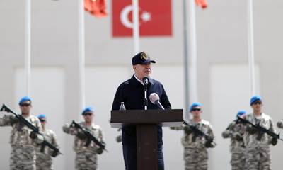 Millî Savunma Bakanı Hulusi Akar, Katar’da Görevli Mehmetçik ile Bir Araya Geldi