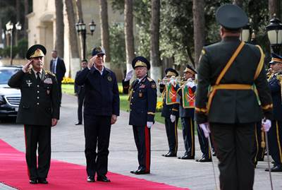 Millî Savunma Bakanı Hulusi Akar ve Azerbaycan Savunma Bakanı Orgeneral Zakir Hasanov Bakü’de Bir Araya Geldi 