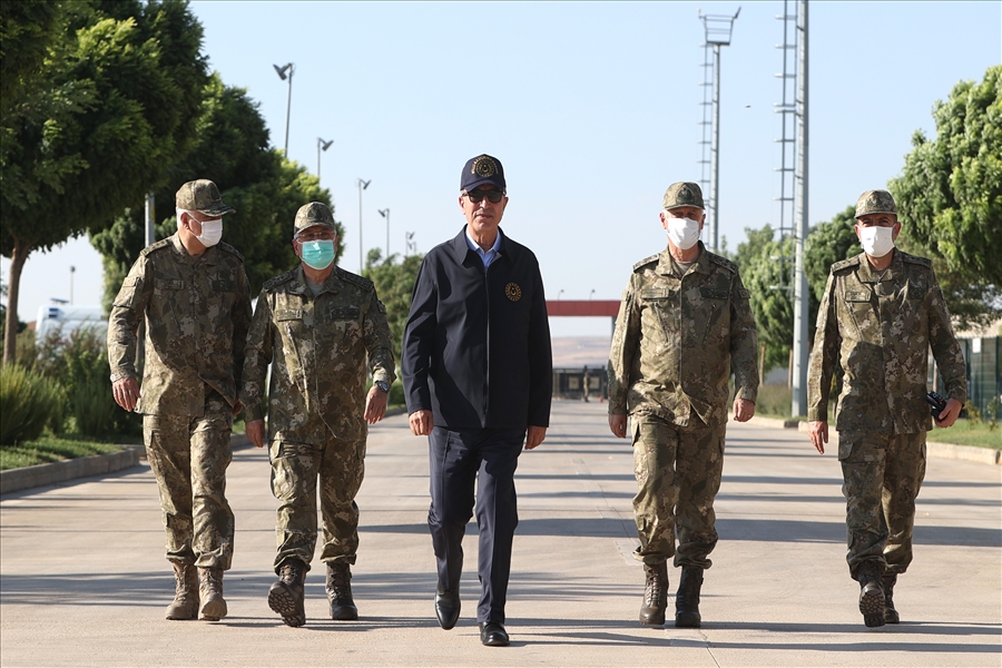 Millî Savunma Bakanı Hulusi Akar: “Yunanistan Bir Silahlanma Yarışı Tutturmuş Gidiyor, Üç Beş Uçakla Güç Dengelerinin Değişmesi Mümkün Değil.”