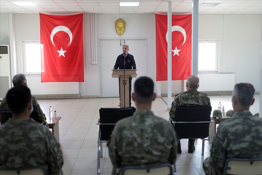 Millî Savunma Bakanı Hulusi Akar: “Yunanistan Bir Silahlanma Yarışı Tutturmuş Gidiyor, Üç Beş Uçakla Güç Dengelerinin Değişmesi Mümkün Değil.”