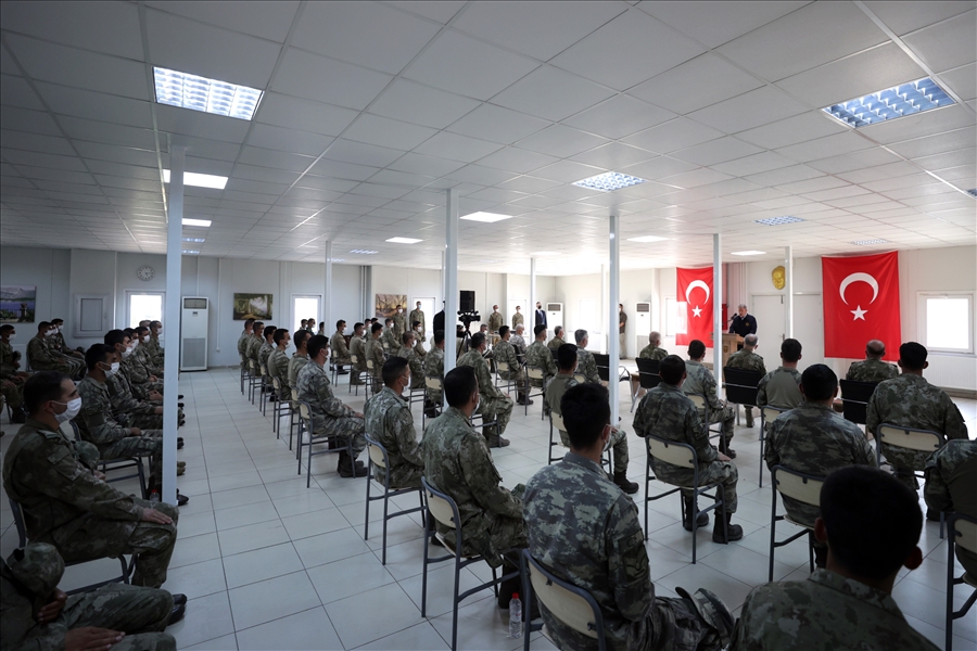 Millî Savunma Bakanı Hulusi Akar: “Yunanistan Bir Silahlanma Yarışı Tutturmuş Gidiyor, Üç Beş Uçakla Güç Dengelerinin Değişmesi Mümkün Değil.”