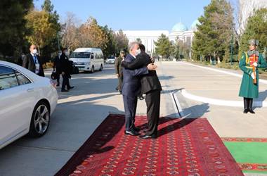 Millî Savunma Bakanı Hulusi Akar, Türkmenistan Savunma Bakanı Korg. Begenç Gundogdiyev ile Görüşme Gerçekleştirdi
