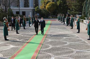 Millî Savunma Bakanı Hulusi Akar, Türkmenistan Savunma Bakanı Korg. Begenç Gundogdiyev ile Görüşme Gerçekleştirdi