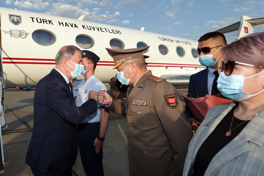 Millî Savunma Bakanı Hulusi Akar Kırgızistan’da