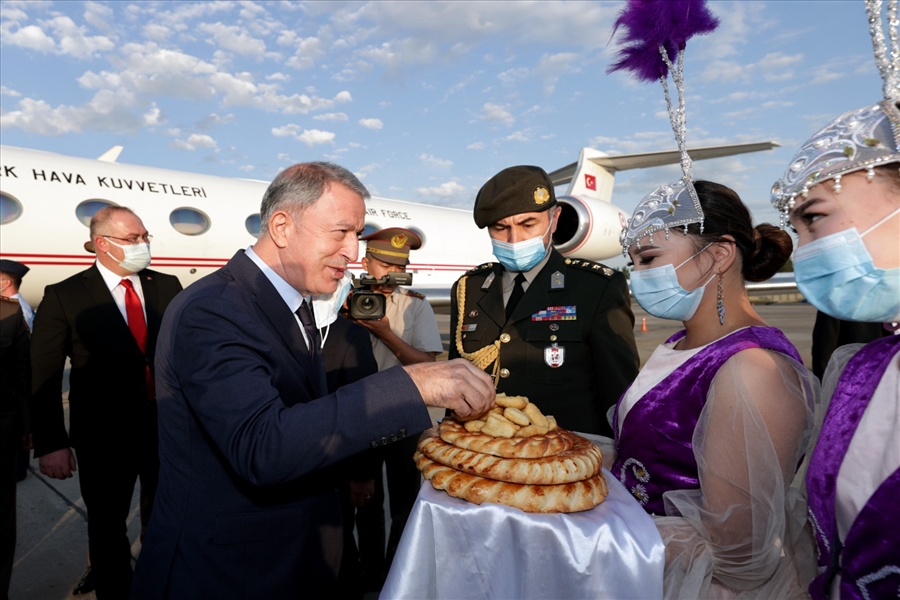 Millî Savunma Bakanı Hulusi Akar Kırgızistan’da