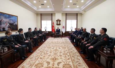 Millî Savunma Bakanı Hulusi Akar, Kara Kuvvetleri Komutanı Org. Musa Avsever ve Beraberindeki Personeli Kabul Etti