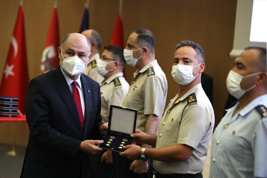 TSK’da Terfi Eden Personele Yeni Rütbeleri Verildi