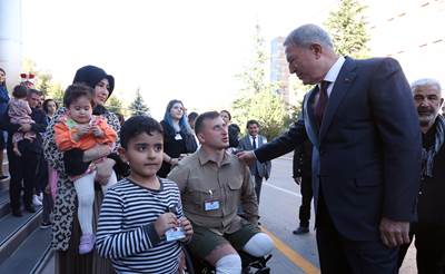 Millî Savunma Bakanı Hulusi Akar ve Beraberindeki TSK Komuta Kademesi Gaziler Günü Dolayısıyla Düzenlenen Törene Katıldı