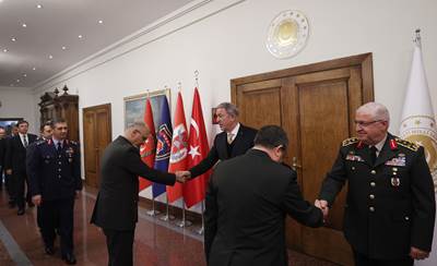 Millî Savunma Bakanı Hulusi Akar: “Türkiye'de ve Suriye’de yaşayan Suriyeli kardeşlerimizin aleyhine bir şey yapmamız hiçbir şekilde söz konusu değildir."