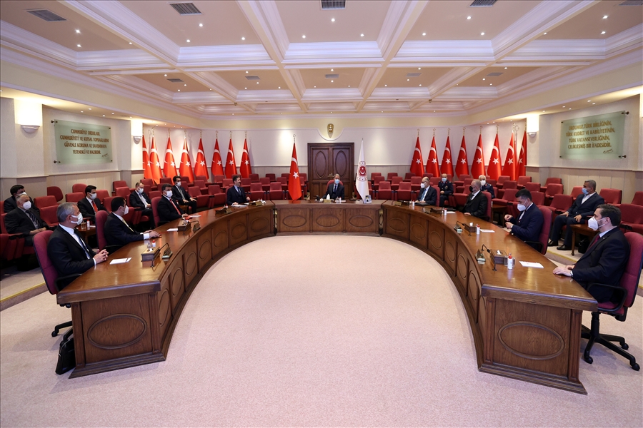 Millî Savunma Bakanı Hulusi Akar, Avrupa’da Faaliyet Gösteren Türk Dernek Ve STK’ların Temsilcileriyle Bir Araya Geldi
