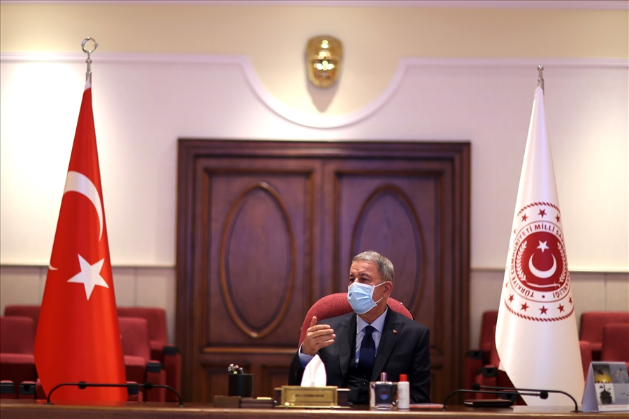 Millî Savunma Bakanı Hulusi Akar, Avrupa’da Faaliyet Gösteren Türk Dernek Ve STK’ların Temsilcileriyle Bir Araya Geldi