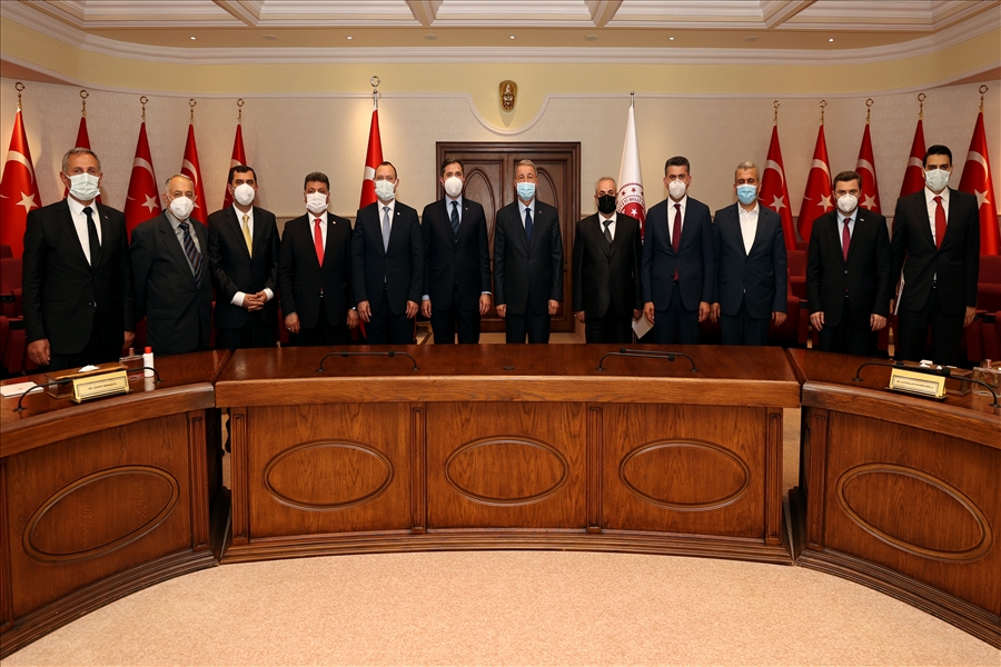 Millî Savunma Bakanı Hulusi Akar, Avrupa’da Faaliyet Gösteren Türk Dernek Ve STK’ların Temsilcileriyle Bir Araya Geldi