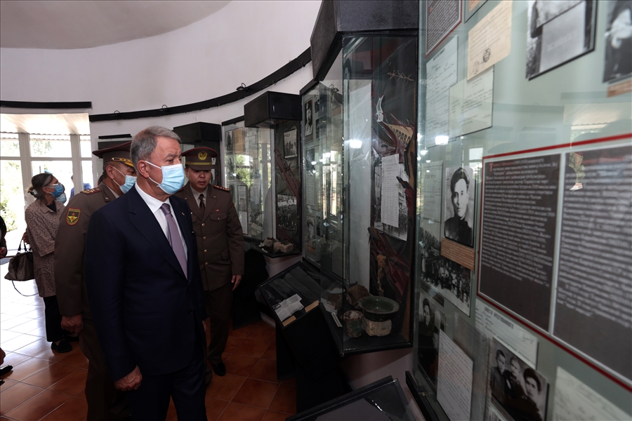 Millî Savunma Bakanı Hulusi Akar, “Bozkırın Bilge Kalemi” Cengiz Aytmatov’un Müze Evini Ziyaret Etti