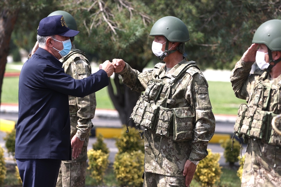 Millî Savunma Bakanı Hulusi Akar, TSK Komuta Kademesi ile 5’inci Kolordu Komutanlığında İnceleme ve Denetlemelerde Bulundu 