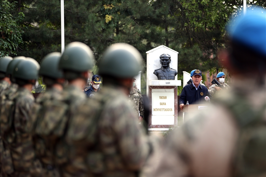 Millî Savunma Bakanı Hulusi Akar Beraberinde TSK Komuta Kademesi ile Yunanistan Sınırına Gitti