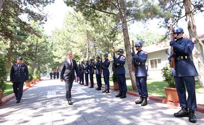 Millî Savunma Bakanı Hulusi Akar ve Beraberindeki TSK Komuta Kademesi Kütahya’da Bulunan Hava Er Eğitim Tugay Komutanlığına Gitti