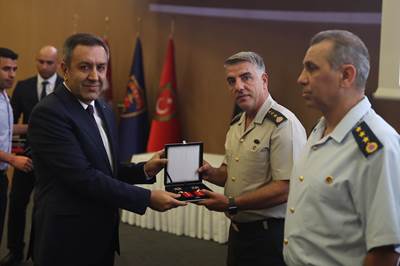 Üst Rütbeye Terfi Eden Personel İçin Millî Savunma Bakanlığında Tören Düzenlendi