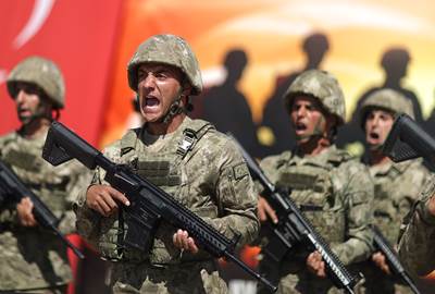 Millî Savunma Bakanı Hulusi Akar, Şırnak’taki 8’inci Hudut Alay Komutanlığına Sancak Verdi