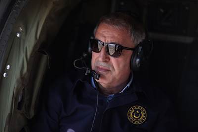 Millî Savunma Bakanı Hulusi Akar, Şırnak’taki 8’inci Hudut Alay Komutanlığına Sancak Verdi