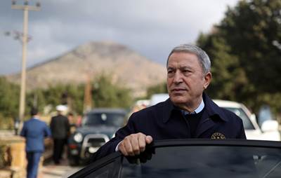 Millî Savunma Bakanı Hulusi Akar ve Beraberindeki TSK Komuta Kademesi, “Rüzgâr Alayı” Olarak da Bilinen 5’inci Komando Alay Komutanlığında İnceleme ve Denetlemelerde Bulundu
