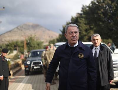 Millî Savunma Bakanı Hulusi Akar ve Beraberindeki TSK Komuta Kademesi, “Rüzgâr Alayı” Olarak da Bilinen 5’inci Komando Alay Komutanlığında İnceleme ve Denetlemelerde Bulundu