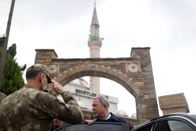 Millî Savunma Bakanı Hulusi Akar ve Beraberindeki TSK Komuta Kademesi, “Rüzgâr Alayı” Olarak da Bilinen 5’inci Komando Alay Komutanlığında İnceleme ve Denetlemelerde Bulundu