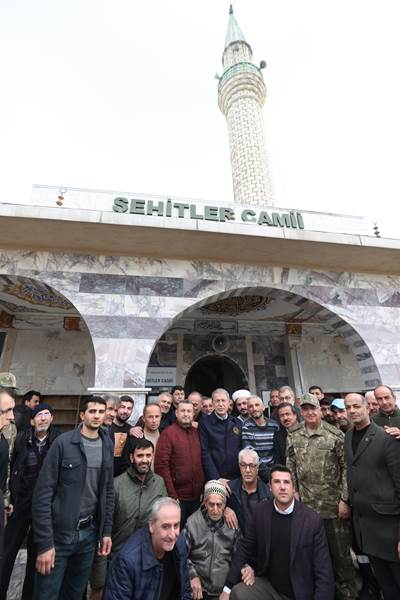 Millî Savunma Bakanı Hulusi Akar ve Beraberindeki TSK Komuta Kademesi, “Rüzgâr Alayı” Olarak da Bilinen 5’inci Komando Alay Komutanlığında İnceleme ve Denetlemelerde Bulundu
